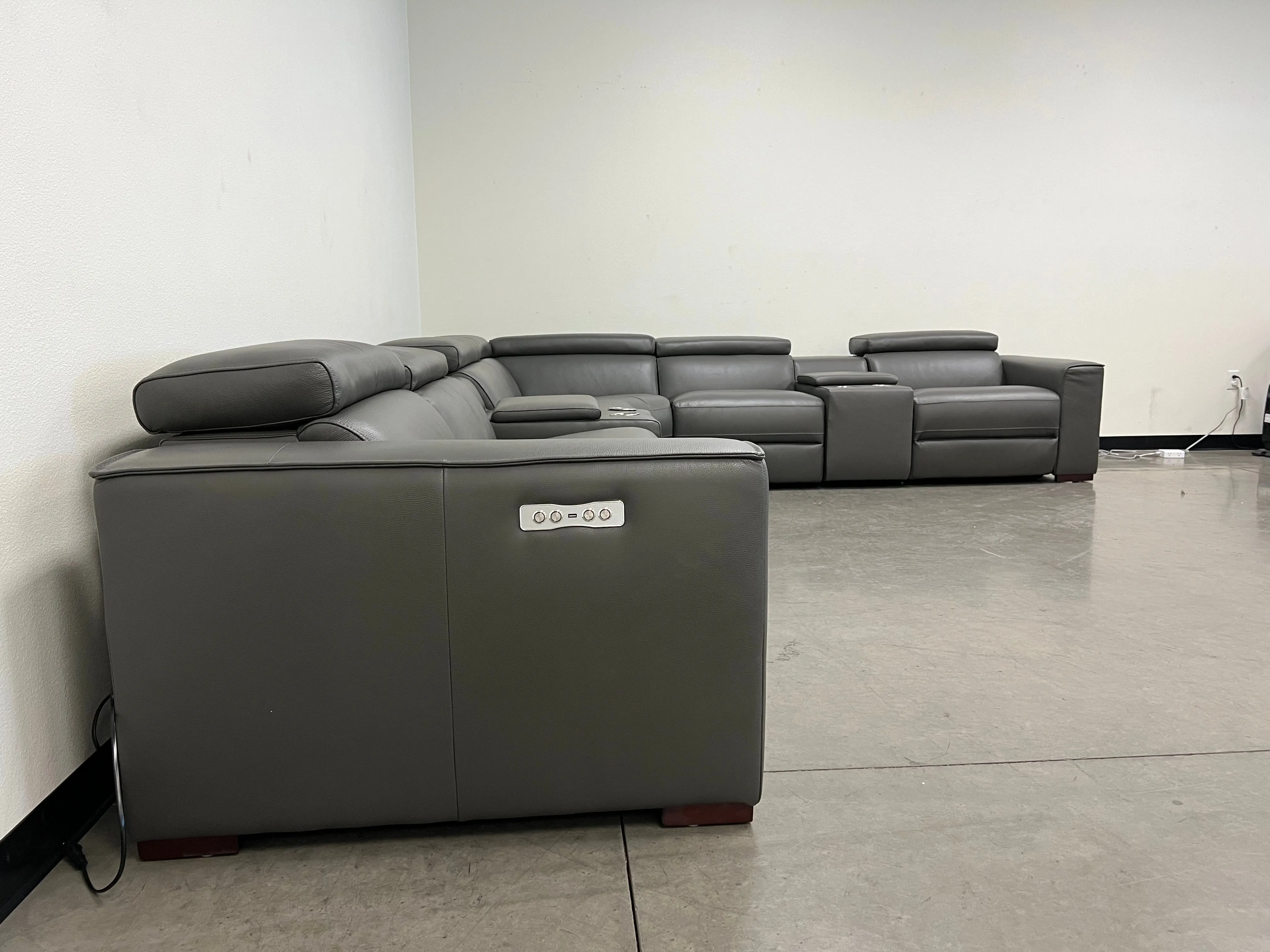 8pc Birt Leather Sectional Sofa With Recliners