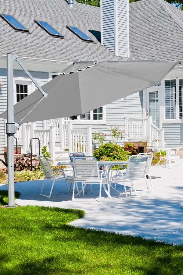 Aurora 2.8 square Premium cantilever umbrella (100% Solution dyed Olefin®)