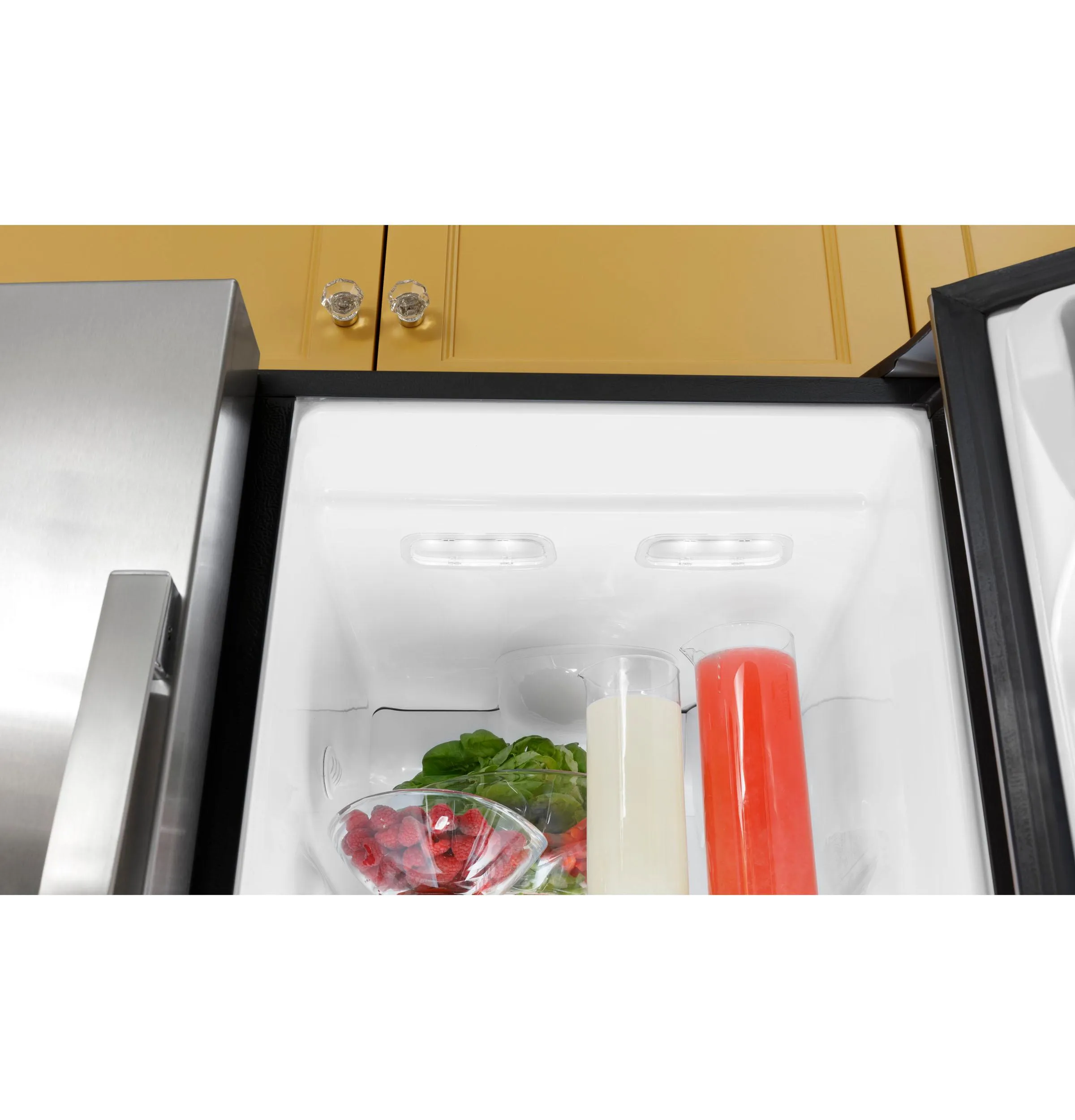 GSS23GYPFS GE® 23.0 Cu. Ft. Side-By-Side Refrigerator